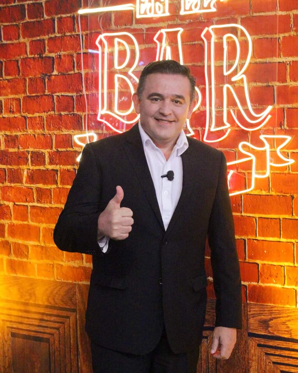 PolemicaPy's tweet photo. Ya está con nosotros Eduardo Petta 👏🏻
¡Bienvenido a #PolémicaEnElBarPy! 
▶️ En vivo a través de https://t.co/9XwttF8hbr https://t.co/KfX172ZRFP
