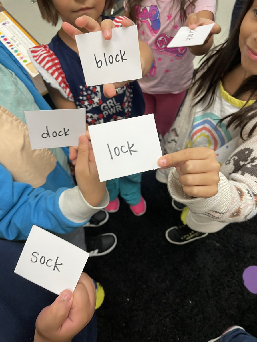 EarlyLitCoach's tweet photo. Second grade sorted words by finding their word family!! #wordsort #engagedlearning #phonics #secondgrade @NISDmartin 🚂 https://t.co/HVpDqbAZ4N
