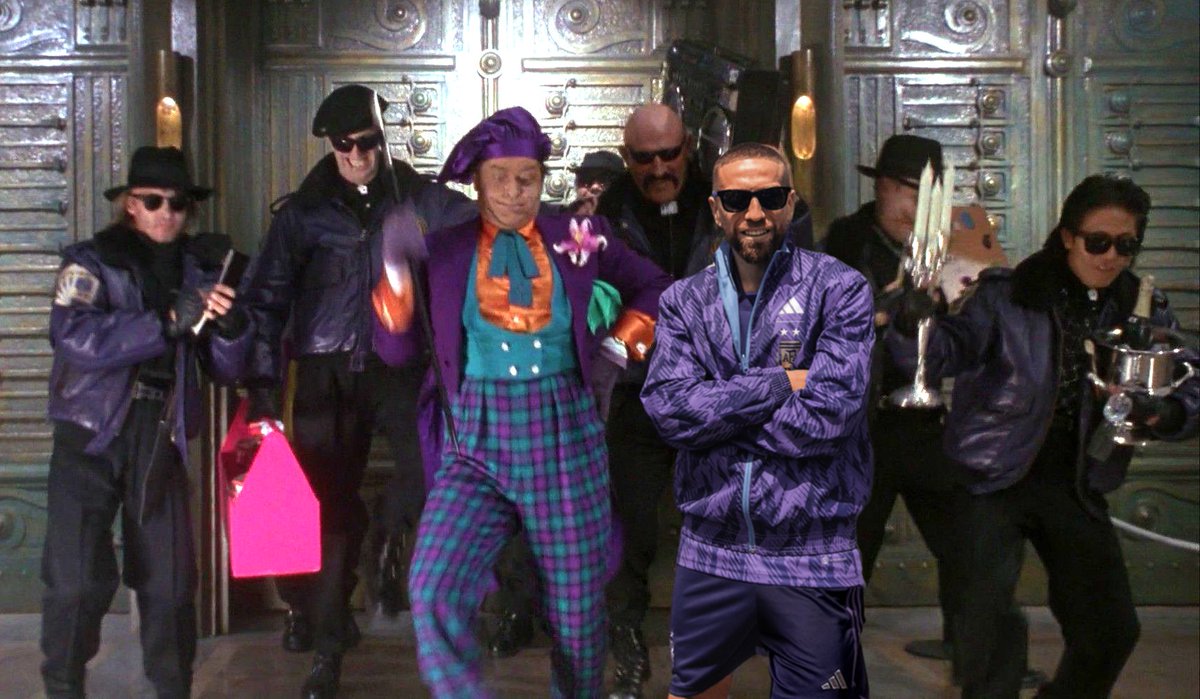 webpanic's tweet image. Los pibardos cayendo a la juntada para ver a #LaScaloneta contra Polonia en Qatar