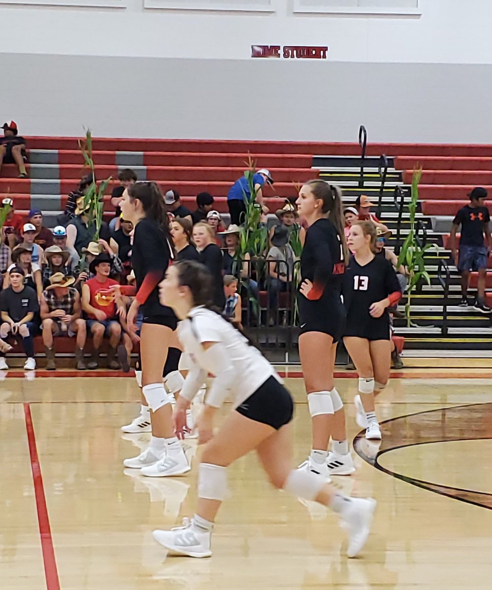 You know you're in a small town when the ref tells the kids they can't have corn stalks in the front row #kwvb <a href="/KWPrincipalRyan/">KW 7-12</a>