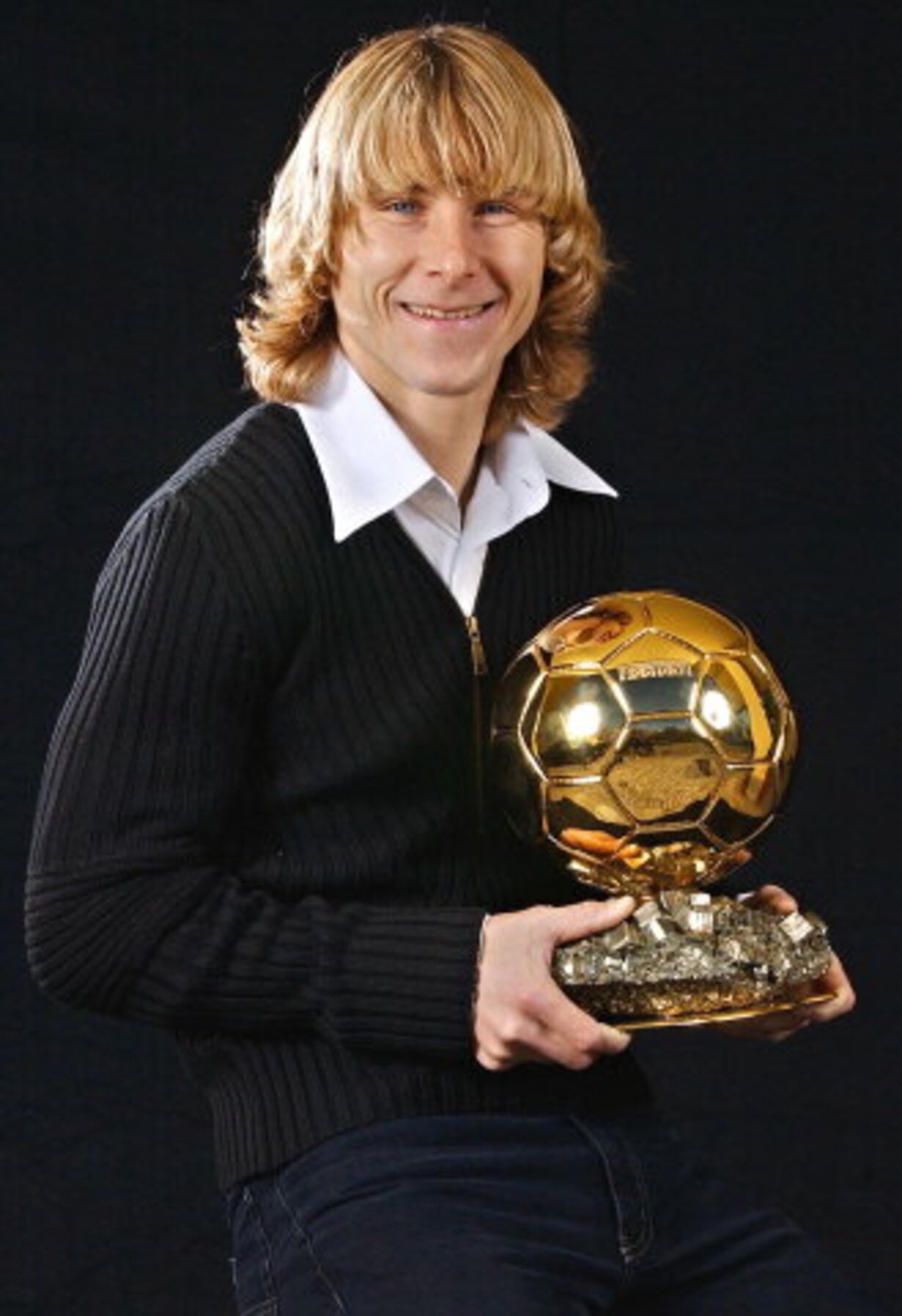 Happy birthday to Pavel Nedved! 
LEGEND 