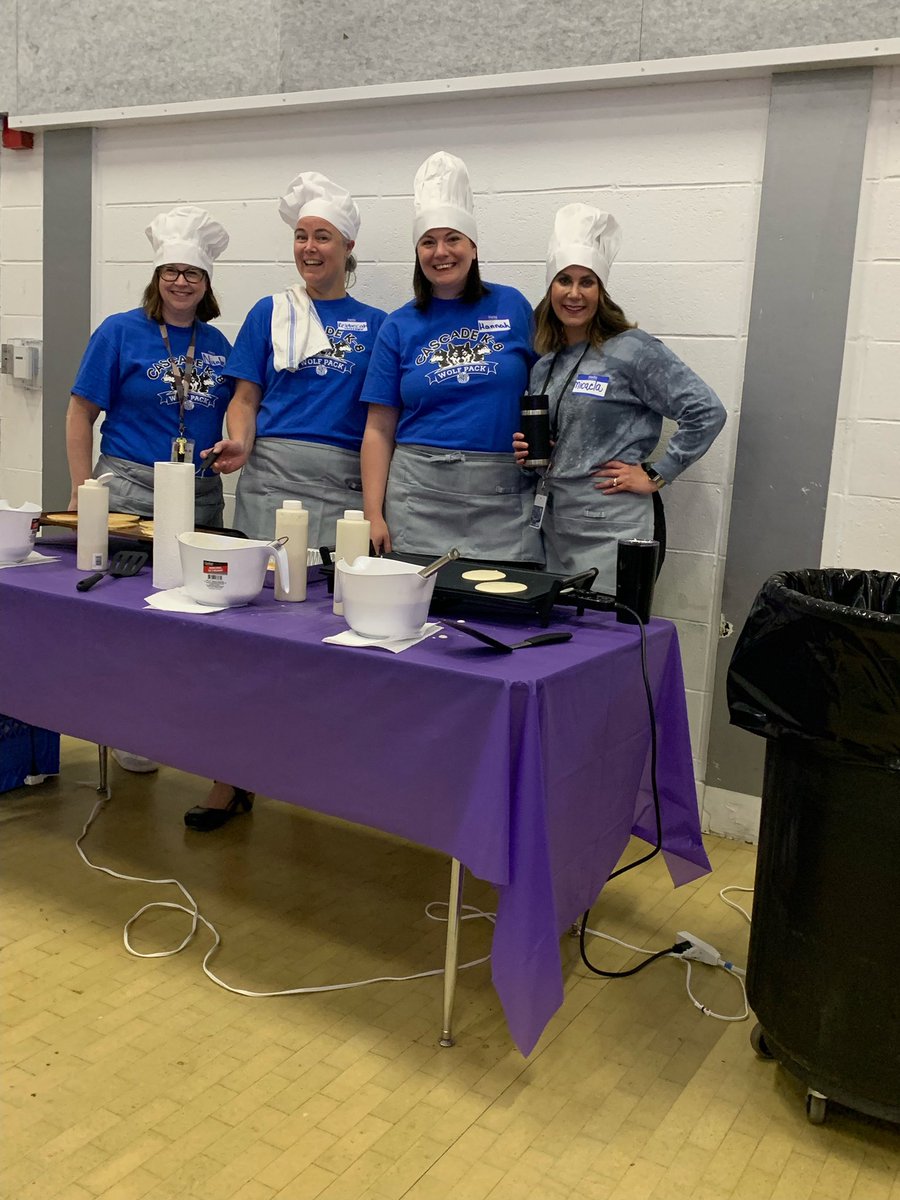 CascadeK8's tweet photo. First day back with THE most amazing staff. So glad to spend the day with these amazing educators. https://t.co/DarU2OYYRo