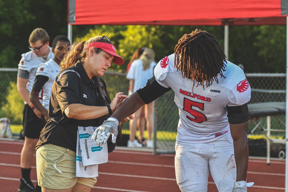 arteducate's tweet photo. Our @MilfordDroflim photo editor Bree Teague has done an amazing job capturing the range of emotions and exciting moments under the Friday night lights. Here our some highlights from the recent @Milford_Eagles win over Lebanon High School last weekend. Keep up the great work! 💪 https://t.co/11DCKAimP4