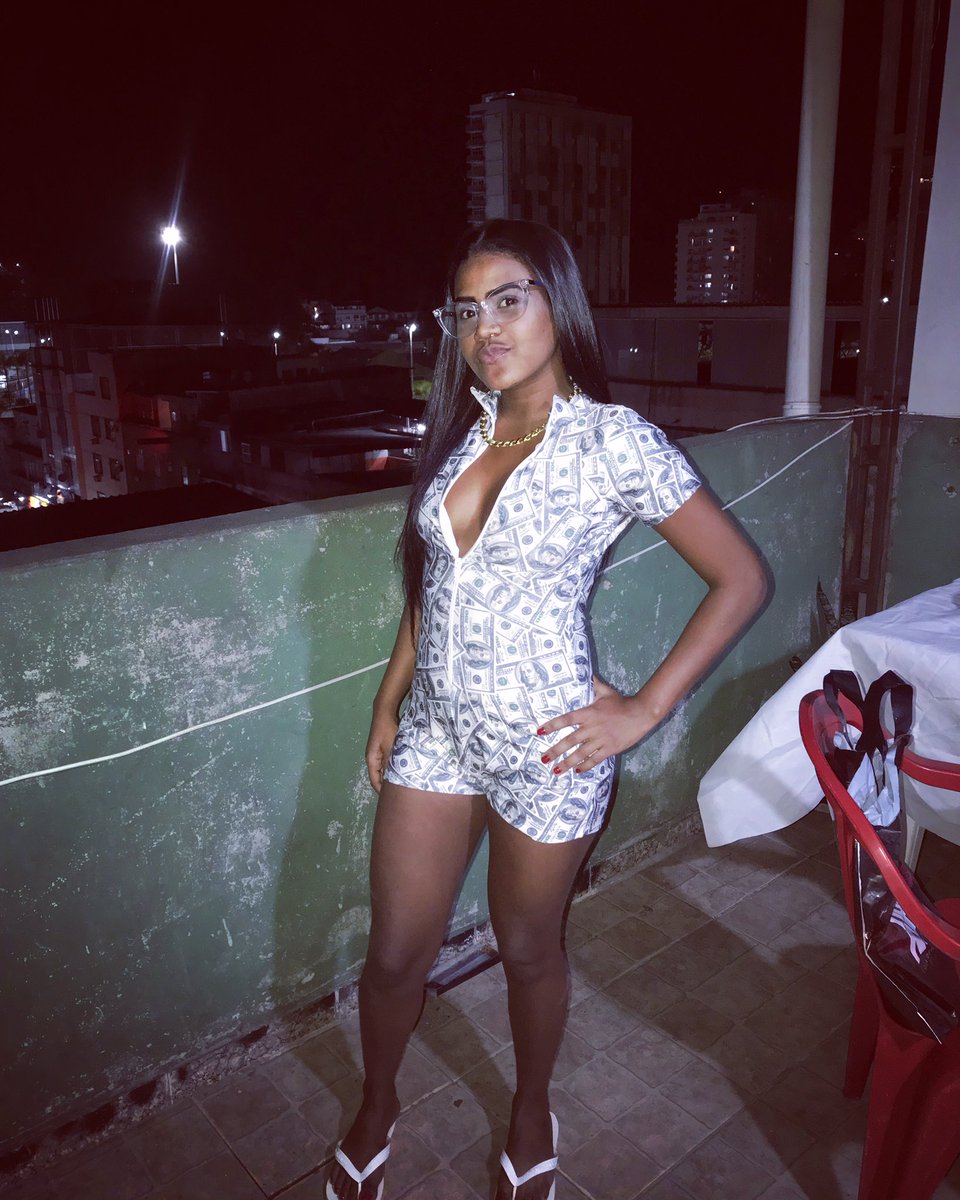 Na xoxota eles paga euro , no cuzinho eles paga dólar 🥵🤪