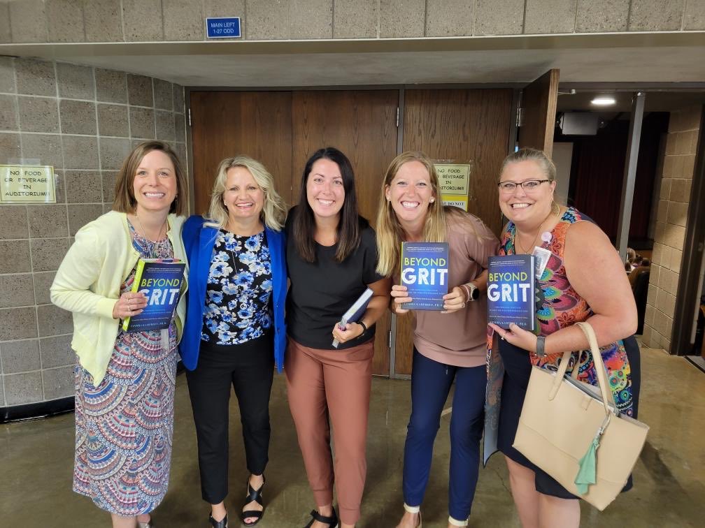 BAnnSchultz's tweet photo. It’s going to be a great school year! So excited for the possibilities! Thank you for the inspiration Cindra! 🙌🏽 ⁦@Mentally_Strong⁩ https://t.co/Eni3HLlUsF