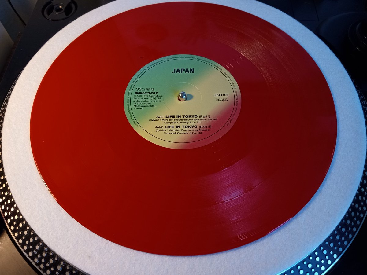 NaviOknehsok's tweet photo. @KbusyM it came, it came ! Limited edition 10 inch red vinyl. #Japan #LifeInTokyo #QuitLife 
I am happy now 🥳🥂 🍾 ✨💕 https://t.co/5mMSLf2fqz