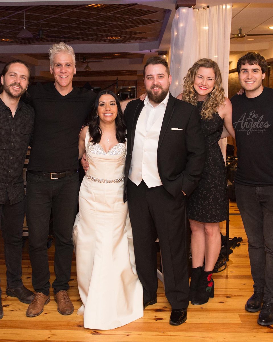 MirellaAlexis's tweet photo. Happy Birthday @StalkingKyle! Hope your day is as special as you are! 🥳🎸🎶 #HappyBirthday #KyleCook #BirthdayWishes #MB20 https://t.co/Jh8NF3x3yk