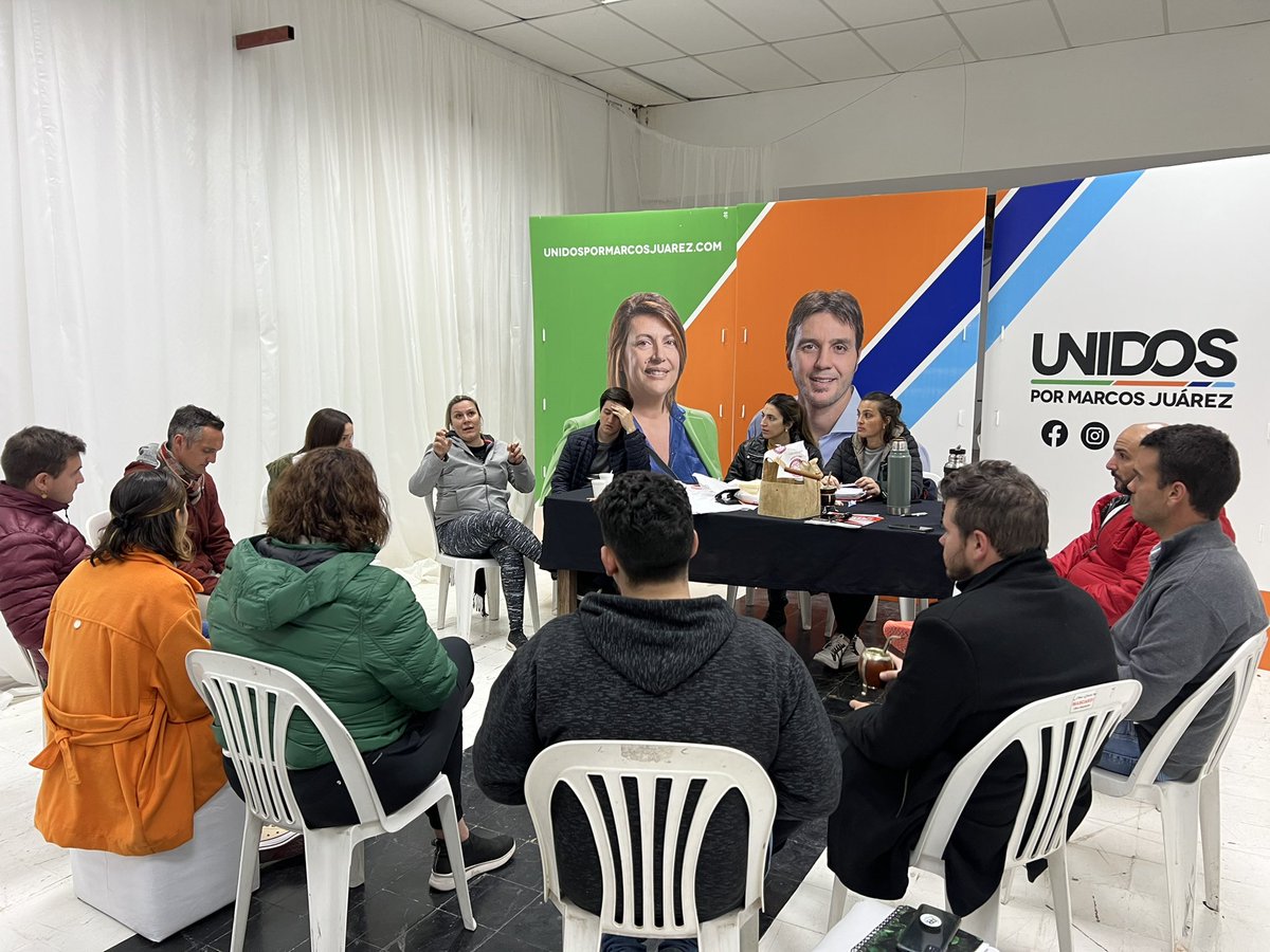 ¡Hoy es noche de juventudes! 🕺💃
Nos reunimos con los jóvenes de la lista a seguir desarrollando #propuestas que contribuyan a mejorar la calidad de vida de las #adolescencias y adultez temprana.

🧡💪🏼 Estamos #Unidos para que la #juventud consiga todo su #potencial.
