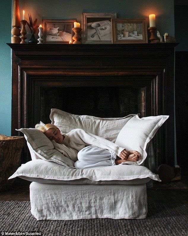 luvmiu13's tweet photo. need this couch https://t.co/p4ZszJlVQc