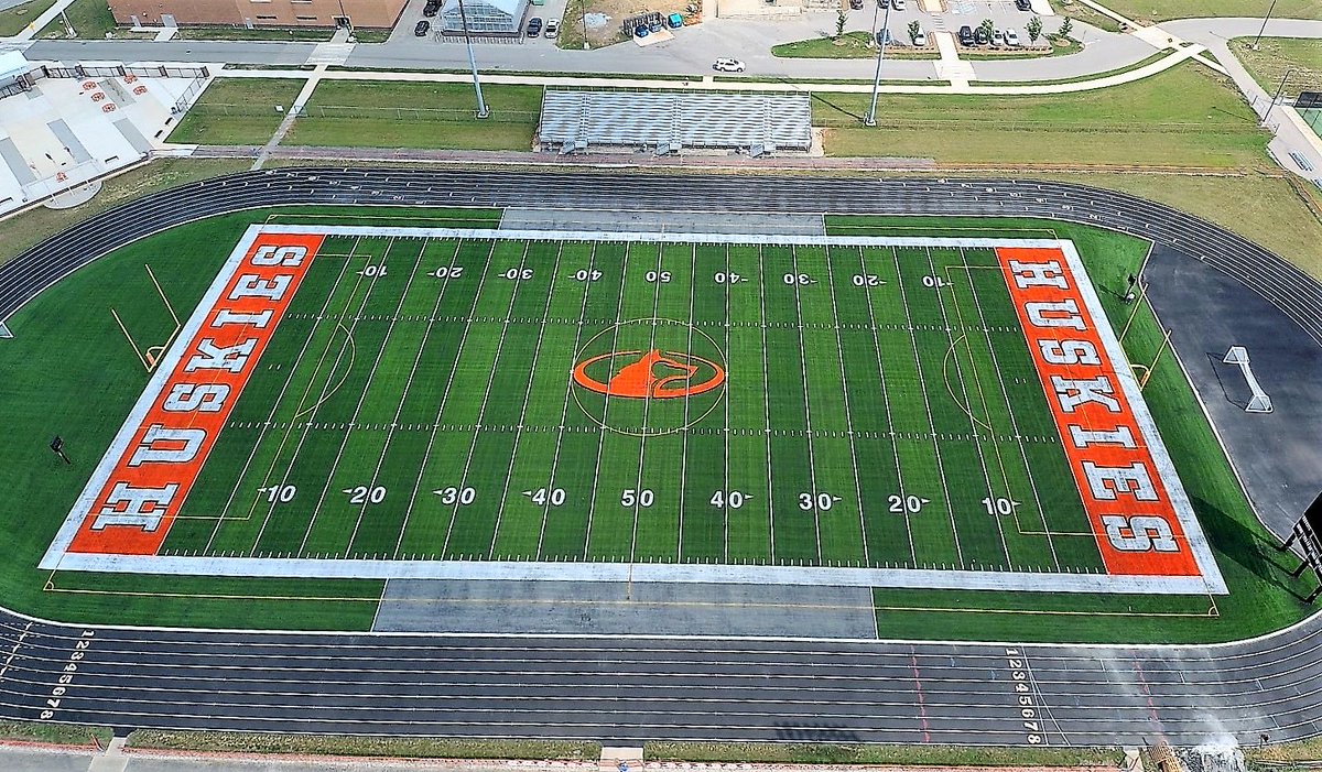 More views of our amazing field. ⁦<a href="/Richie_Hall/">Richie Hall</a>⁩ ⁦<a href="/michelle_garmon/">Michelle Garmon</a>⁩ ⁦⁦<a href="/HHHS_Principal/">Jarrod Mason</a>⁩ ⁦<a href="/HHSCSupt/">HHSC Superintendent</a>⁩