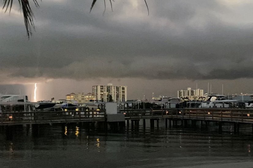 Epic_Events1's tweet photo. Electrifying lightning bolt in a wicked looking storm. Courtesy of Dawn Booth of Clearwater Beach!
@weatherchannel @baynews92 #lightning #storm #weather #stormtracker https://t.co/gFHZFGbmWu