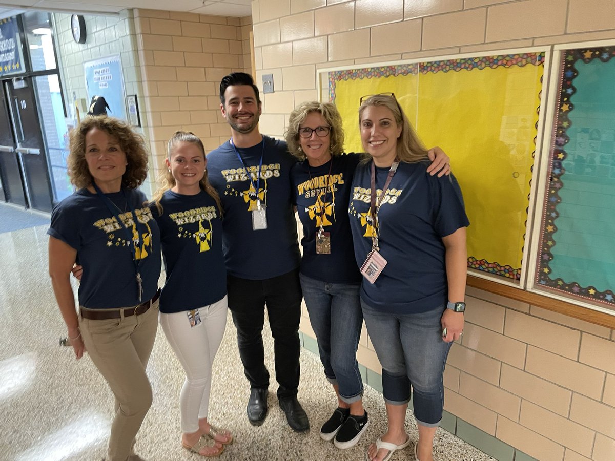 MarisaLVJackson's tweet photo. Woodridge Wizards ROCKED opening day! Welcoming the rest of our students tomorrow! #TEAM #HOMEOFTHEWIZARDS ππ§ββοΈπ #collaboration #dayoneinthebooks @CranstonSchools https://t.co/4mgqamO1vs
