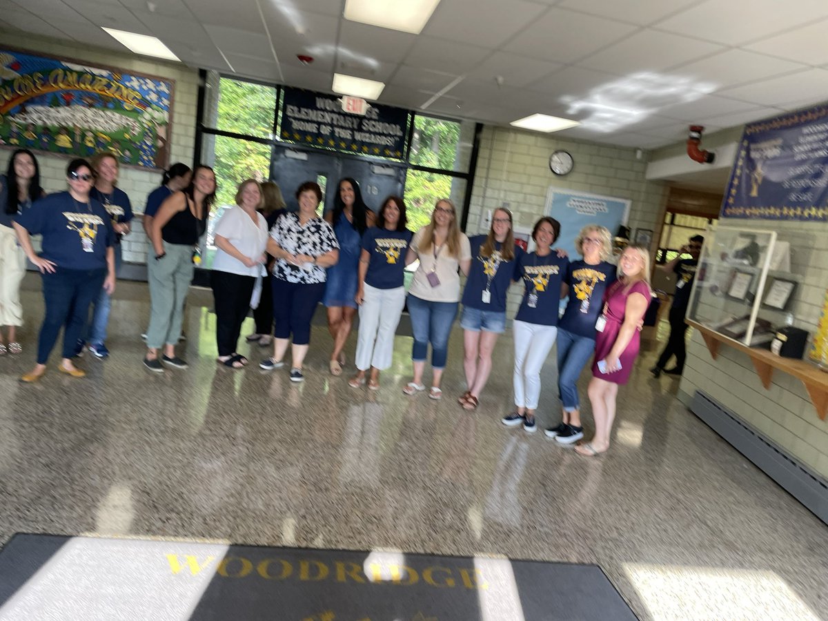 MarisaLVJackson's tweet photo. Woodridge Wizards ROCKED opening day! Welcoming the rest of our students tomorrow! #TEAM #HOMEOFTHEWIZARDS ππ§ββοΈπ #collaboration #dayoneinthebooks @CranstonSchools https://t.co/4mgqamO1vs