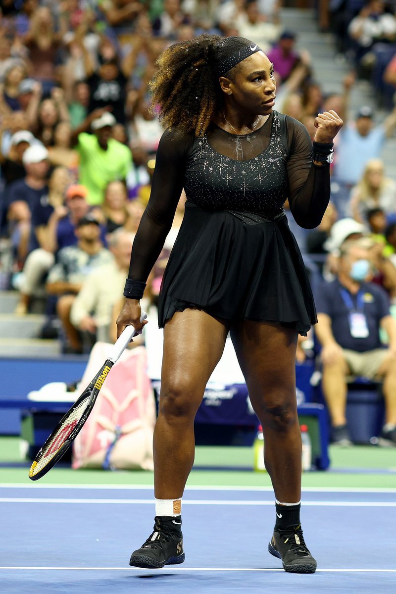 nicekicks's tweet photo. Serena Williams’ NikeCourt Flare 2s feature a diamond-encrusted Swoosh made up of 400 hand-set diamonds with solid gold lace deubrés 💎🎾 (h/t @NickDePaula) https://t.co/lUSEijxr8e