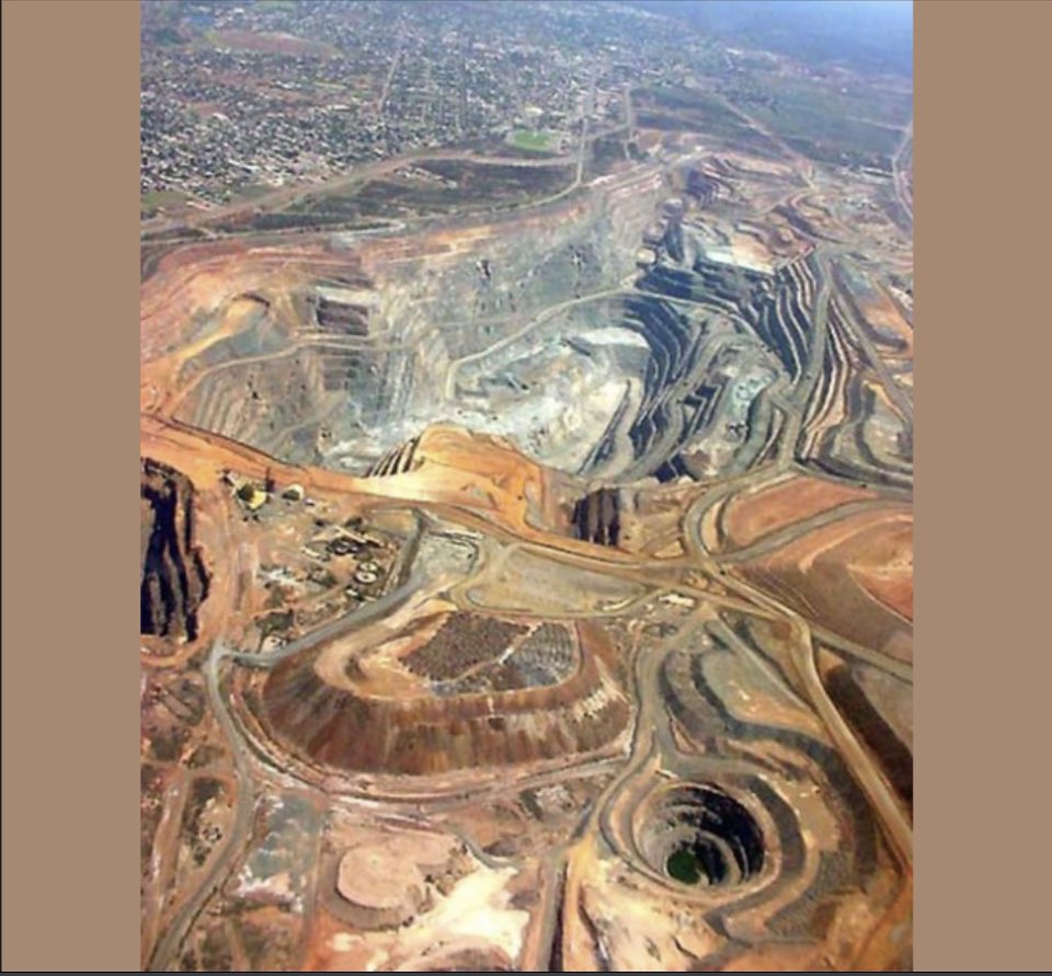 JesseBrown75's tweet photo. Democrats solution to gas powered vehicles! Let’s support an industry that destroys 100 times more of the earth 🌍 then any petroleum rig.. this is a lithium mine it is what makes up 90% of your hybrid car batteries. Kinda ironic this is the route they want to take.. #polition https://t.co/81IhepZ9re