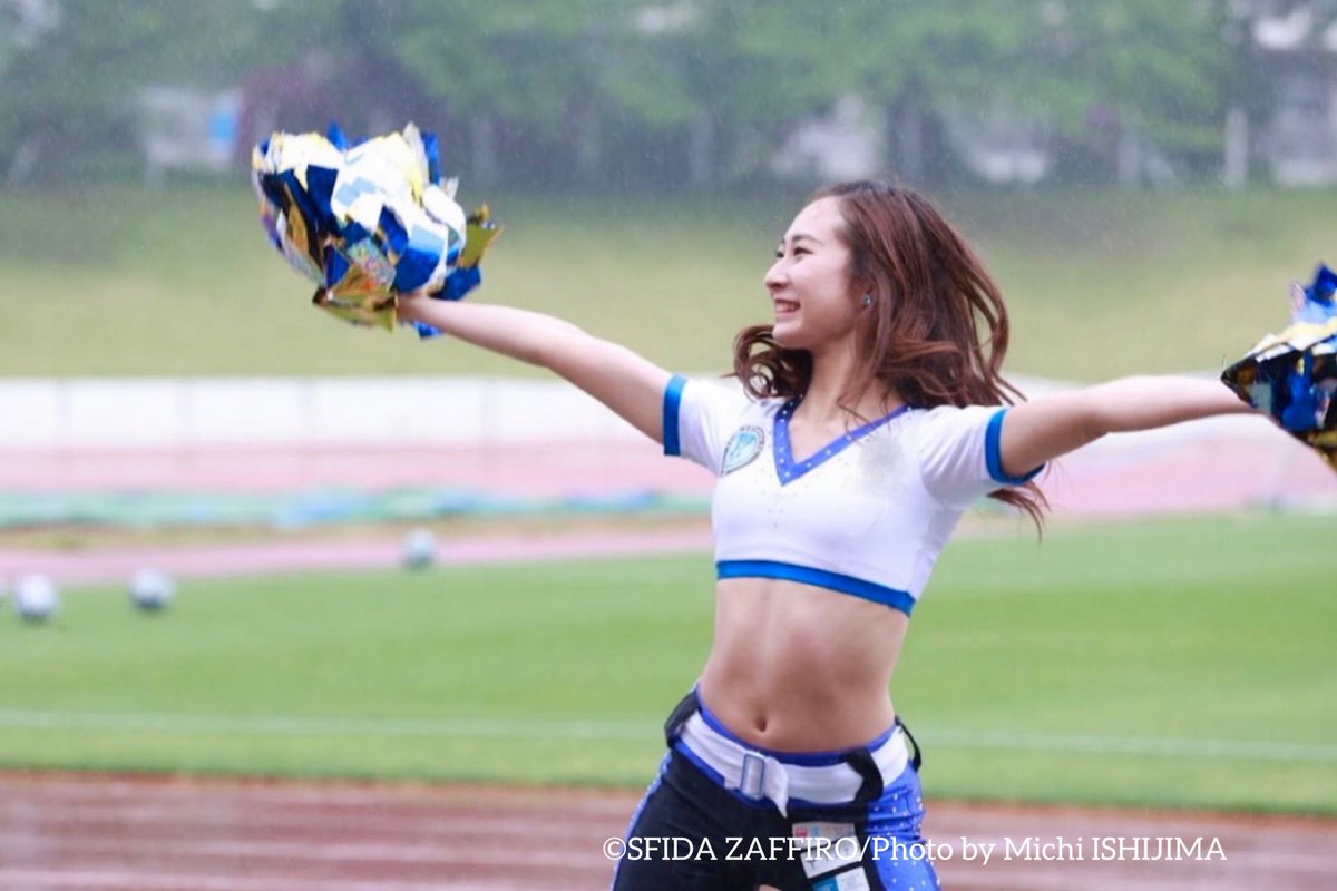 asuka___cheer's tweet photo. スフィーダ世田谷FCオフィシャルチアリーダーズSFIDA ZAFFIROで昨シーズンに引き続き2022年もメンバーとして活動させて頂いている森明日香です💠
この度Twitterも開設させて頂きました！
是非よろしくお願い致します✨💫
＃スフィーダ世田谷FC
＃スフィーダザフィーロ
＃チアリーダー
#女子サッカー https://t.co/yXo2Ja753p