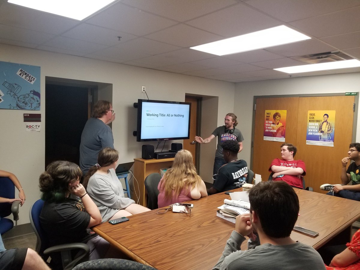 RadfordOnCamera's tweet photo. Had an amazing pitch night tonight with so many new faces!!!! Can't wait for what creative ideas come out of our heads this semester!!! https://t.co/tyyKrzhhAO
