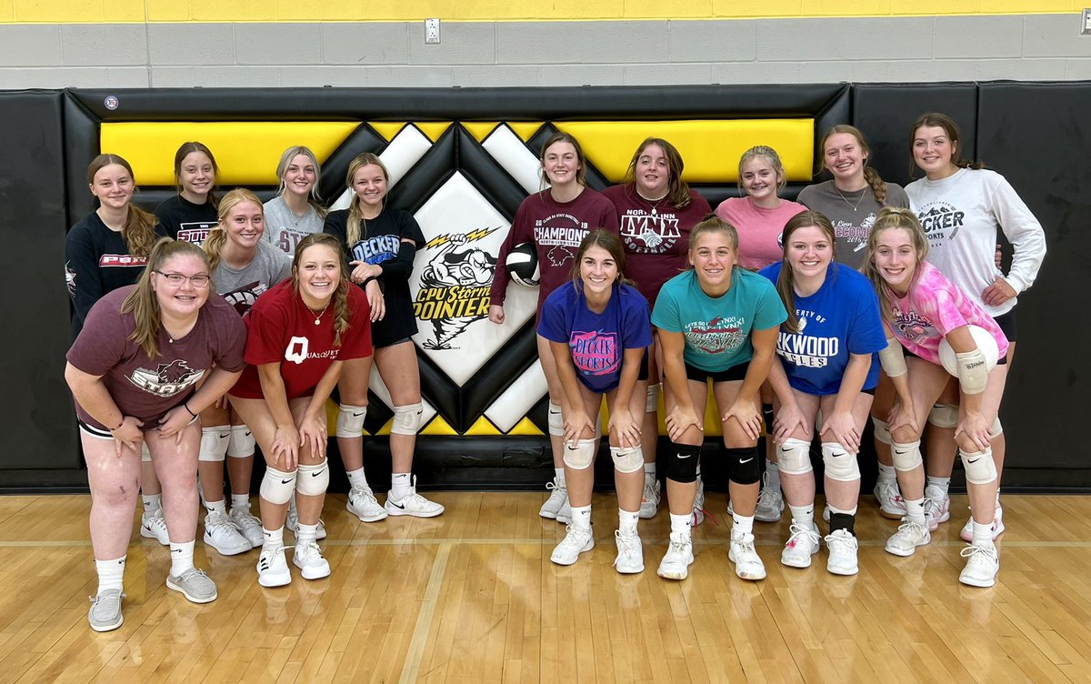 NorthLinnLynx's tweet photo. A BIG thank you to CPU for allowing us to use their middle school and high school for volleyball practices tonight! @CPUSchools @Scott_Kriegel https://t.co/AUHfihBtUG