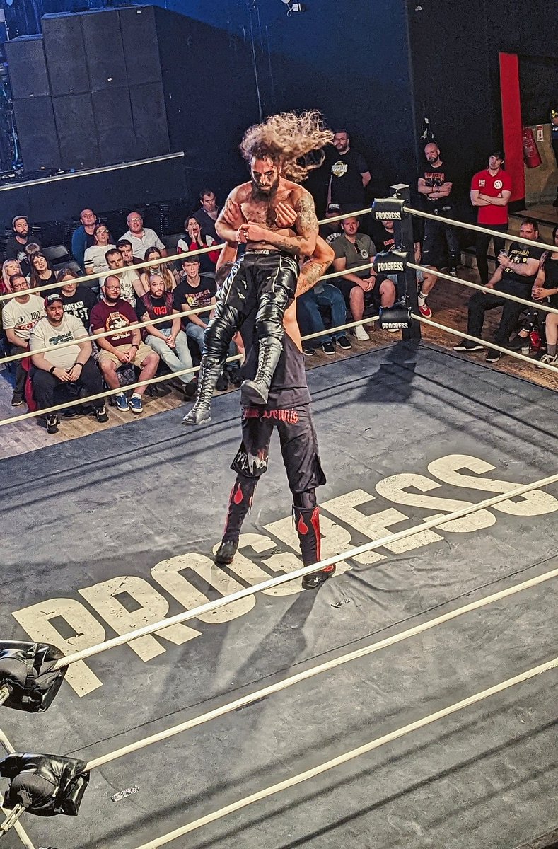 DomTheGooner1's tweet photo. God last Sunday at @ThisIs_Progress it felt so good seeing @EddieDennis1986 return...
HOME ❤️❤️❤️
#Chapter139 #WarriorsComeOutToPlay #ProgressWrestling https://t.co/2r6rzoTnpP