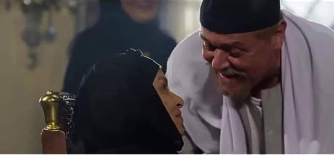 أجمل ما قيل عن ألأم♥️
= تقيله عليك يا ولدي ؟!!
- تقيله !! ياريت حمول الدنيا كلها تبقي في خفتك يا امي ..♥️!!