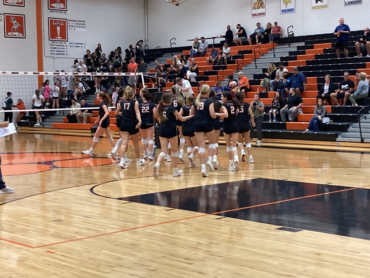 WWSathletics's tweet photo. Great job by the Tigers as they defeat Plainfield East tonight in 3 games. https://t.co/THOB15PxhZ