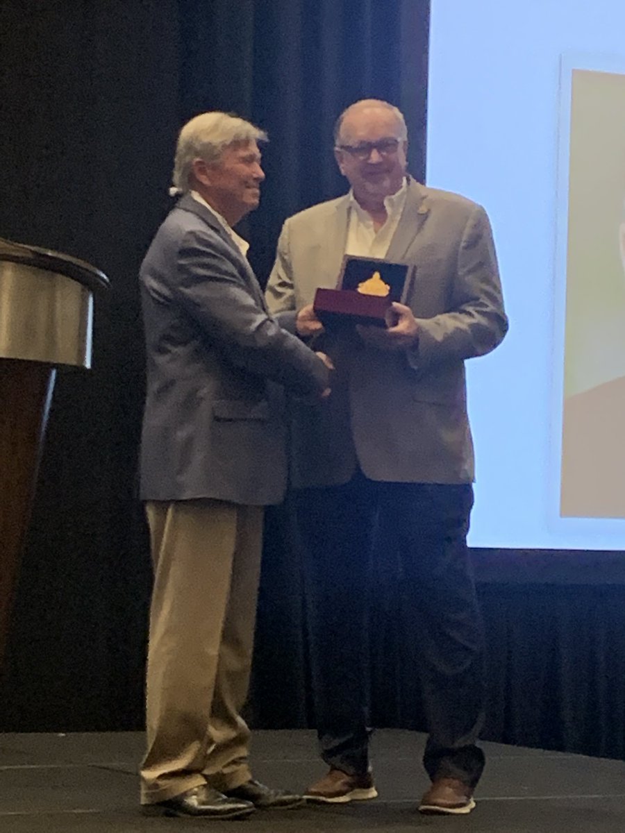 Recognizing leadership, the <a href="/AAPGFdn/">AAPG Foundation</a> awards the 2022 Chairman’s Award to Rick Fritz at #IMAGE22.   Congratulations, Rick, and well deserved!