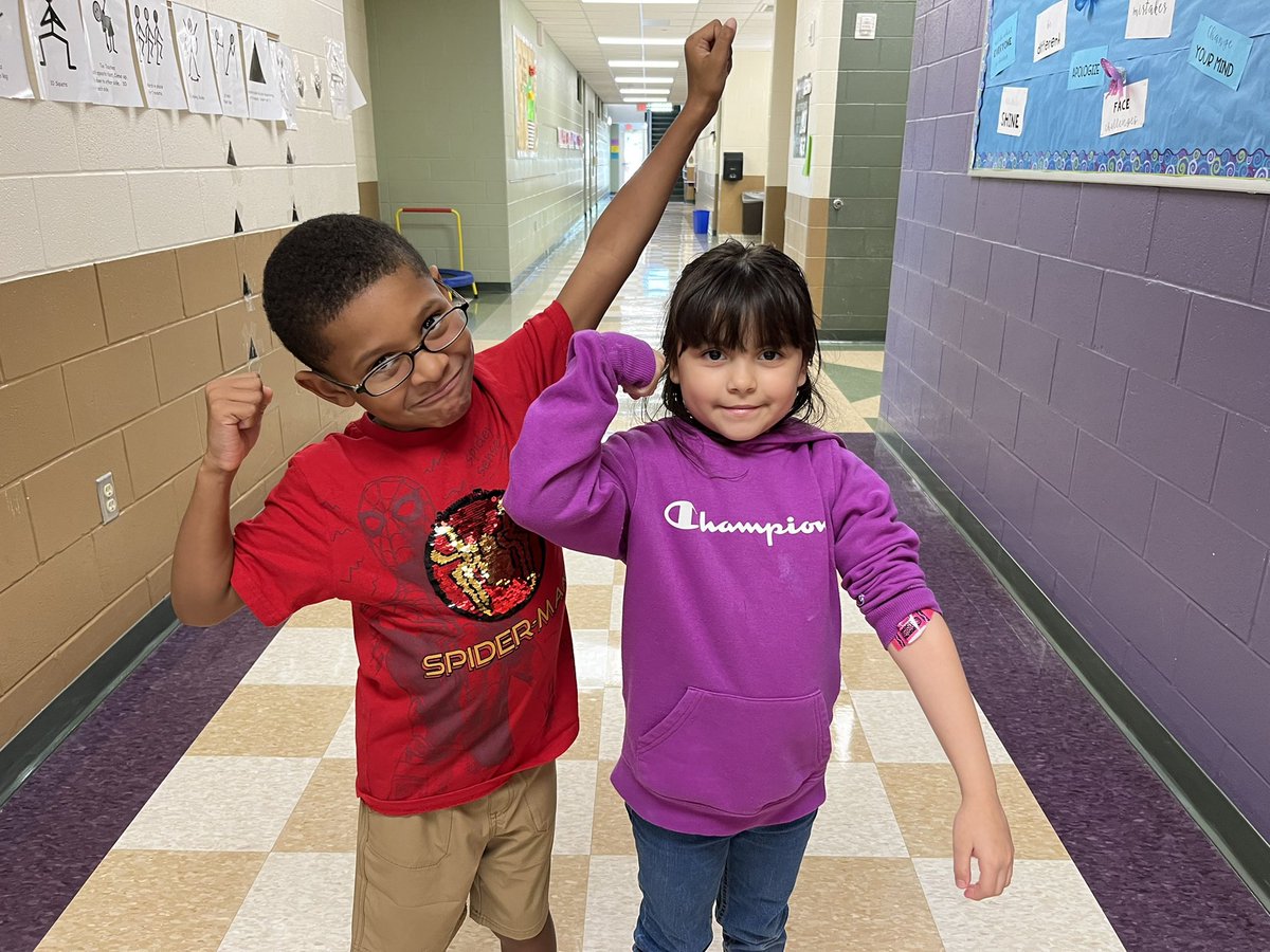 MiddieManning's tweet photo. It’s #MakeYourMoveMonday and these kiddos are ready to be #MayfieldStrong! @MayfieldTweets https://t.co/maJw7BfK9o