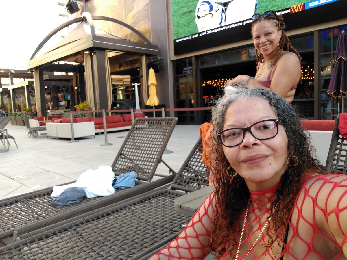 MarciaEnlighten's tweet photo. #StillASavage 💯💪🏼 #Azilo #NFTVegas #Convention #SavagexFenty #MiniMe #NFT @SavageXFenty @michiesneaks @SisterBC420 @4_Eva_Love @JoeyCapitano @defiRoxie https://t.co/YwodQID0QU