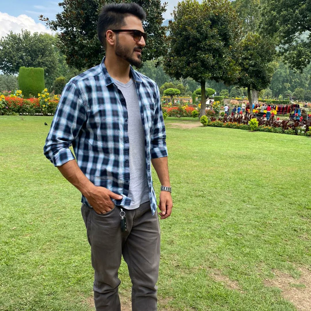 malik____sam's tweet photo. If you suffocate people, they will find peaceful places to breathe in. 
#dal_lake
#Nishat_Garden
#Hazratbal 
#malik__sam https://t.co/ncpDzpiJUe