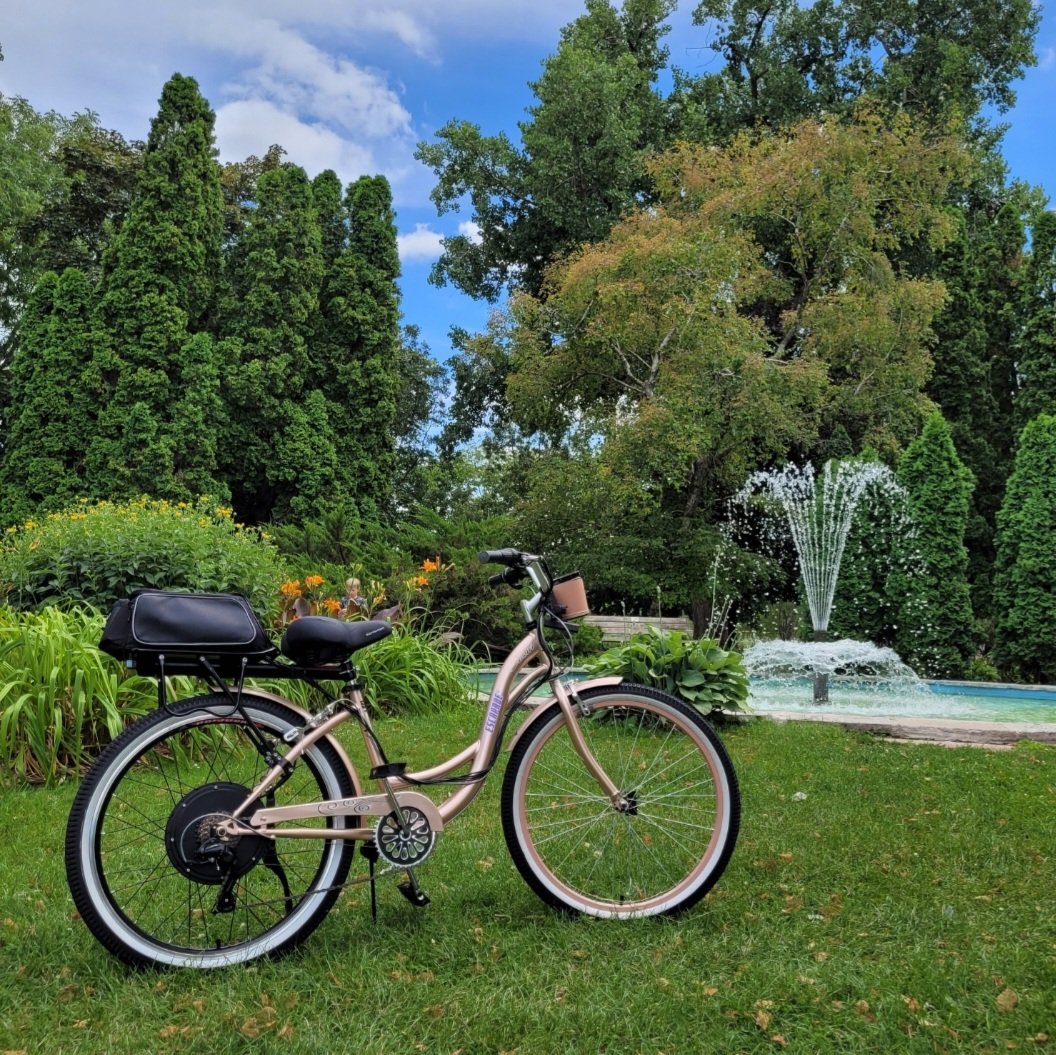 ⚡Step into the Fast Side of E-Bikes. The 2022 Escapade Elusive, 1kw step through e-bike.
youtu.be/9TOkuRX78oc
#escapadeebikes #escapadewave #escapadeelusive #ebikestyle #stepthroughebike  #fastebikes #ebiking #ebikelife #ebikenews #longrangeebike #femaleebike #womanebike