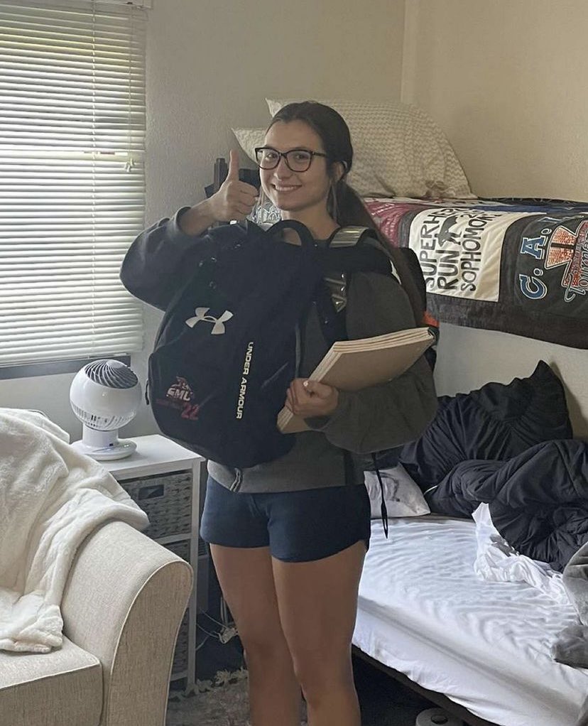 saintmarys_wbb's tweet image. Happy first day of classes!! Let’s make it a great year! 📚😎