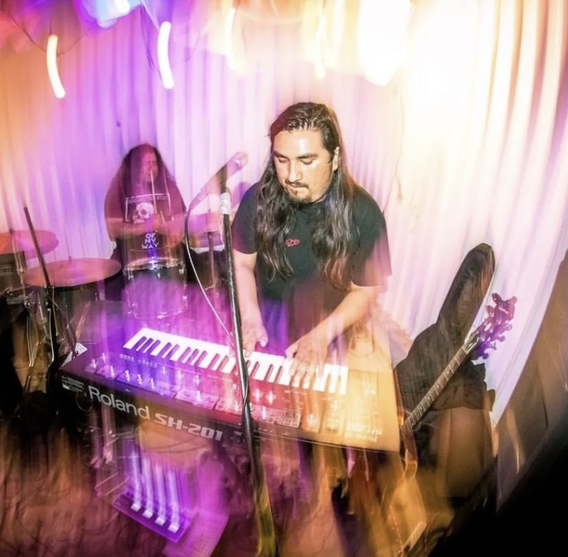 Ibero 90.9 FM (@ibero909fm) on Twitter photo Inicia tu lunes con una dosis de música emergente con <a href="/acidwavesxx/">Acid Waves</a> <a href="/Zultanmusica/">@Zultanmusica</a> <a href="/CumbresOficial/">Cumbres</a> <a href="/FLORESMUSIC_/">FLORES MUSIC</a> la rola polizón con <a href="/calsetinesrotos/">Saulitros Del Solar</a> y los inicios de una banda con nuestro clásico.
#Tracker909 con <a href="/Danylagarza/">Dany La Garza</a> <a href="/mariipeanuts/">Peanuts</a>
8PM vía FM o ibero909.fm Inicia tu lunes con una dosis de música emergente con <a href="/acidwavesxx/">Acid Waves</a> <a href="/Zultanmusica/">@Zultanmusica</a> <a href="/CumbresOficial/">Cumbres</a> <a href="/FLORESMUSIC_/">FLORES MUSIC</a> la rola polizón con <a href="/calsetinesrotos/">Saulitros Del Solar</a> y los inicios de una banda con nuestro clásico.
#Tracker909 con <a href="/Danylagarza/">Dany La Garza</a> <a href="/mariipeanuts/">Peanuts</a>
8PM vía FM o ibero909.fm