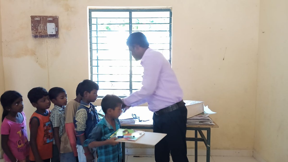 DrSJothimani1's tweet photo. இன்று 28.8.2022 SEERALAN MEMORIAL EDUCATIONAL EMPOWERMENT TRUST #SMEET சார்பாக #முத்துகிருஷ்ணாபுரம் கிராமத்தில் #ஜெய்_பீம்_இரவு_பாடசாலை துவங்கப்பட்டு #மாணவர்களுக்கு #கல்வி_பொருட்கள் வழங்கப்பட்டது https://t.co/ibnLfddGaA