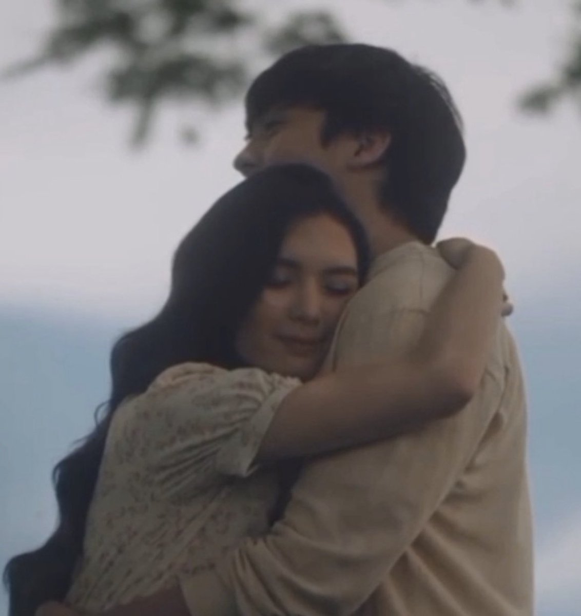 RH2Kool4Dis's tweet photo. @kowalerts Ily 1892 is the theme for #FranSeth, I can see them walking on the red carpet 💙🐬

AYOKO NG MU
#DirtyLinen
#FrancineDiaz | #SethFedelin https://t.co/KWRP9m7ica