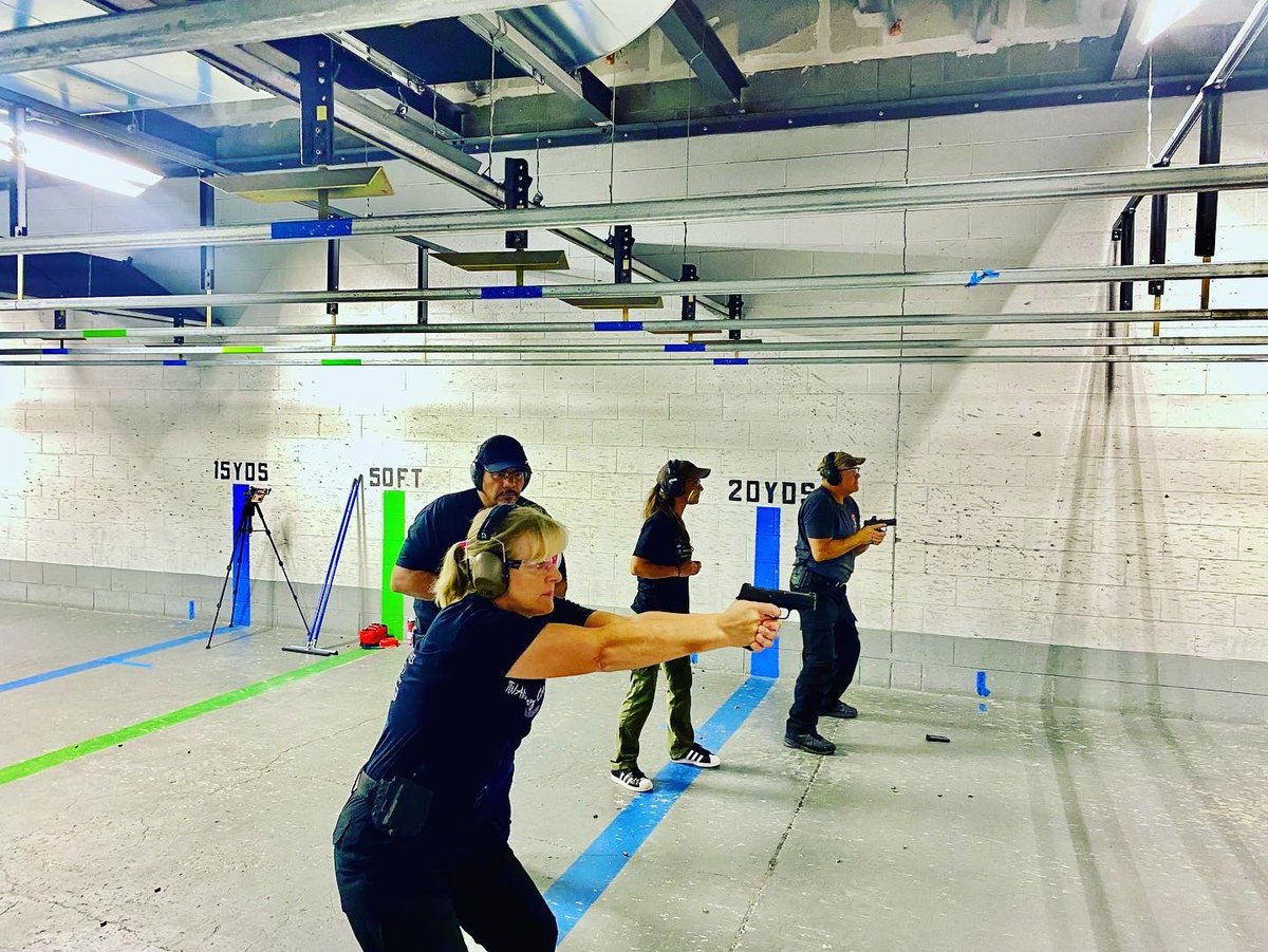 bearcotraining's tweet photo. Break? Not yet…back on the range today teaching level 2 DSF. #ilovethisstuff #bearcotraining #respicefinem #beachtimenextweek #pdntour2022 #uscca @capegunworks https://t.co/keE9WFI9oR