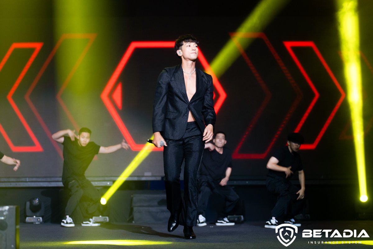 msiakpopfans's tweet photo. [OFFICIAL] 220827 Betadia Night

#BetadiaNight #BetadiaNight2022 #BTDBN2022 @BetadiaOfficial #Betadia #AnotherPossibility @29rain #Rain #비 #정지훈 https://t.co/E3tFNDKELz