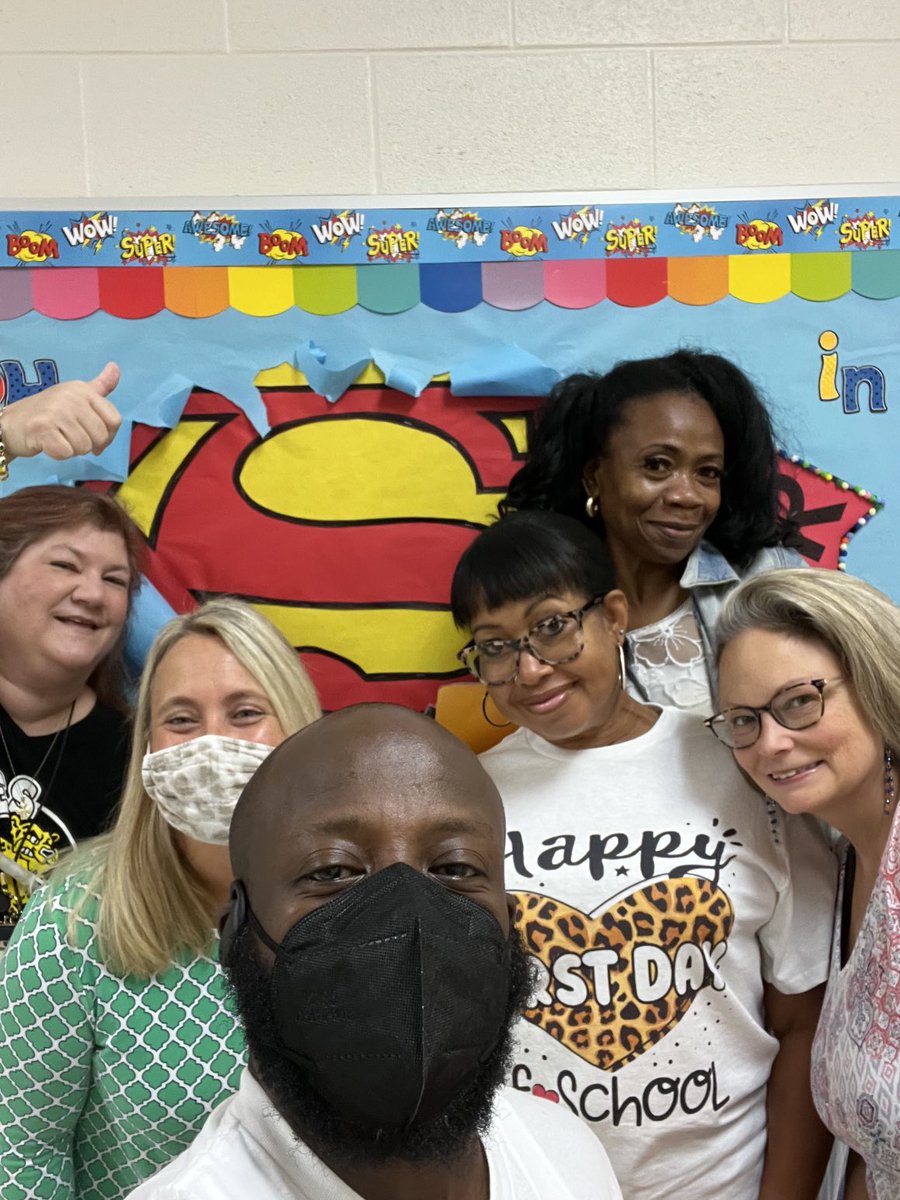 ⁦Great First Day of School! Guilford Elementary Unleashing the Super Leader in Students and Staff! ⁦<a href="/GCSchoolsNC/">Guilford Co. Schools</a>⁩ ⁦<a href="/GESCheetahs/">Guilford Elementary</a>⁩ ⁦<a href="/michellewolver/">Michelle Wolverton</a>⁩
