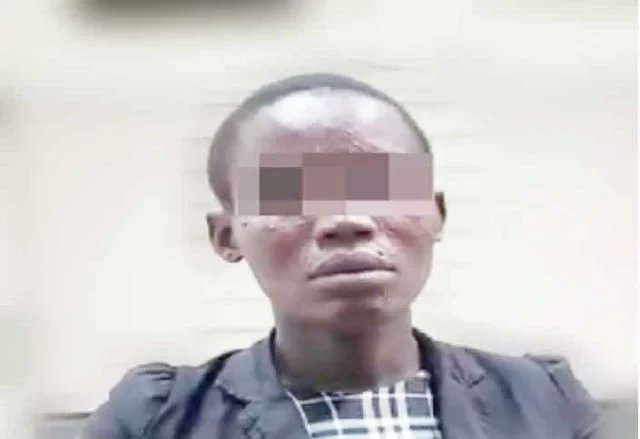 Read_newsonline's tweet photo. Pregnant lady approaches doctors at the National Hospital Abuja to seek a buyer for her unborn baby - https://t.co/nZxXuFWZiX https://t.co/RUHJBPHhPc