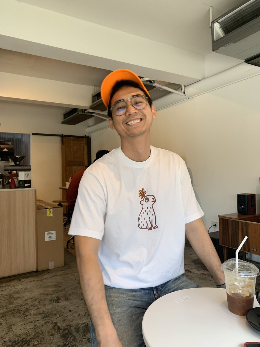 แง๊ดีใจ มีนายแบบชาว NFT ใส่เสื้อคาปิบาร่ารุ่นฝันกลางวันว่าถูกหวย                             ขอแอบแปะลิ้งค์ขายของครับบ เสื้อคาปิบาร่ากับไลน์ สตก linktr.ee/caralacasa.   <a href="/NuttakitSaeow/">Nuttakit saeow 🛹⚡️</a> กราบขอบคุณครับ