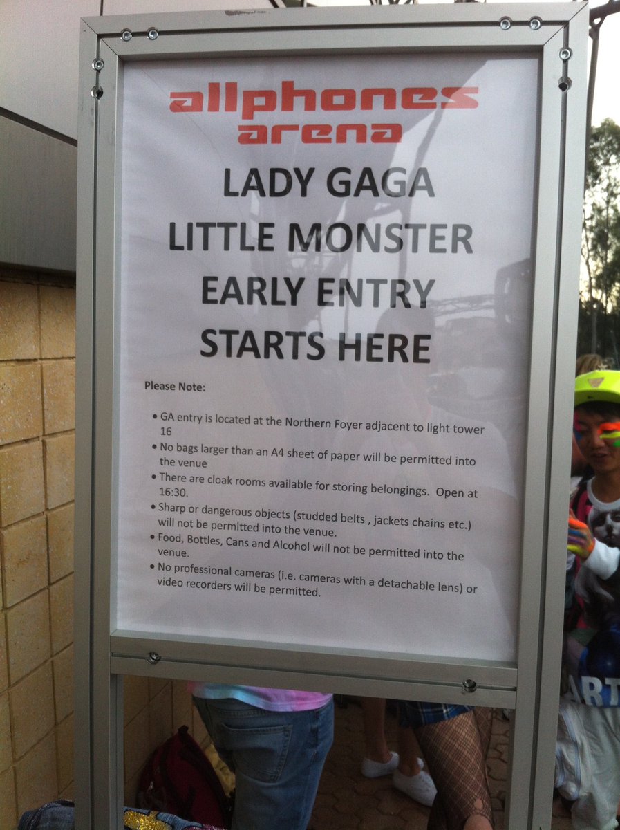 antpats2's tweet photo. 8 years ago rn I was making my custom Gaga shirt in line for #artRAVESydney 🚀🔵 https://t.co/hsJ1UeFn14