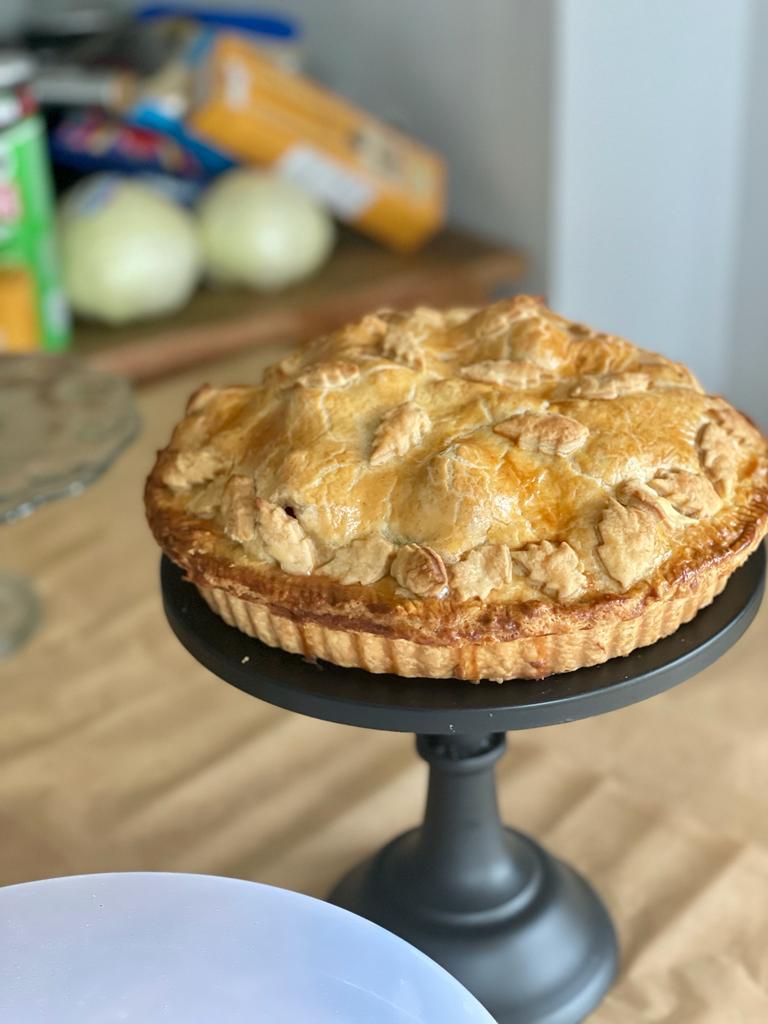 Morning. 😊The end of summer is a great time for making #Somerset #applepie, as the trees are lined with juicy #apples. 🍎 This one is crispy, golden &amp; fresh out of the oven. Enjoy your Tuesday! #tuesdaythoughts #somersetcool #loveforsomerset #eastfieldfarm #chef #bake #baking