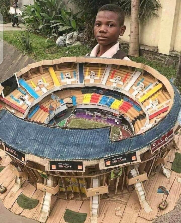 Retweet picha hii kumtia moyo kijana wa kiafrica aliyeonyesha kipaji chake katika umri mdogo kabisa.

Retweet 1000 tafadhari.