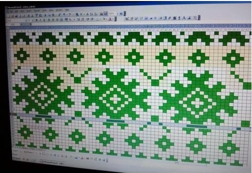 Hier schreibt Renate Bergmann, guten Morgen. Ilse und ich sind ganz begeistert, dass der Klappcomputer auch ein Programm für Stickmuster hast. Es heißt „Excel“.