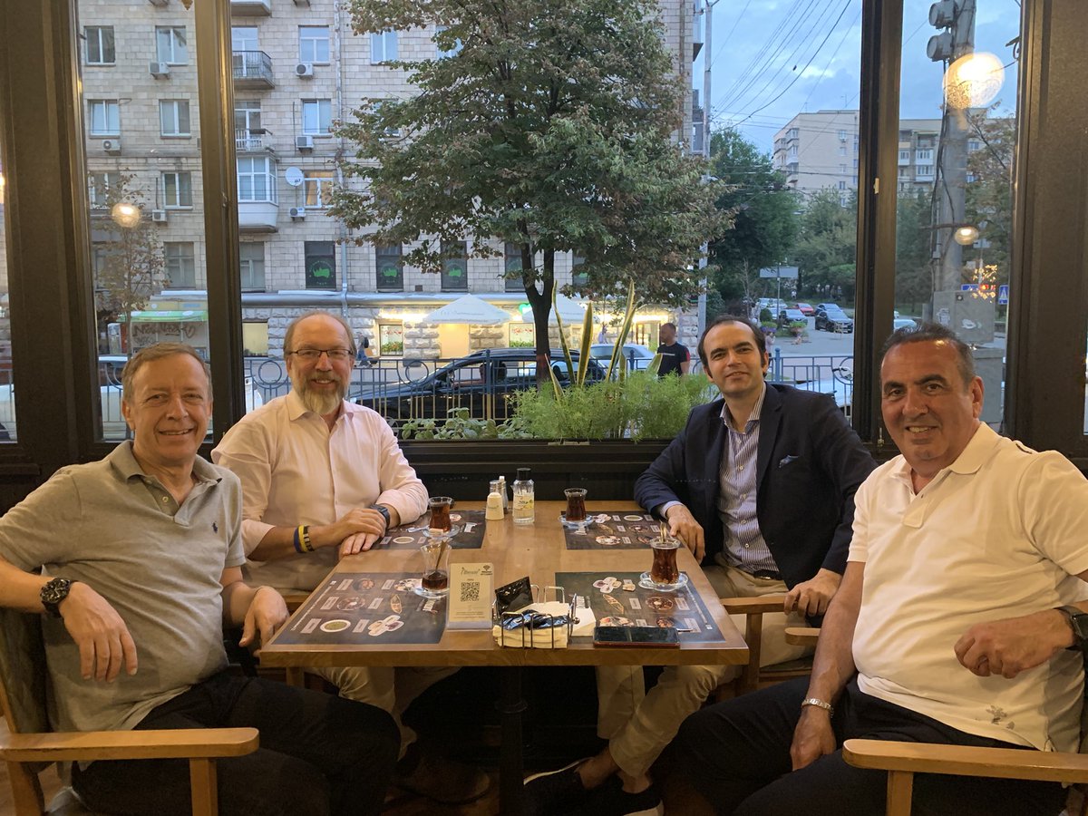 DavidFranckOff's tweet image. Thanks for the Dinner with @gchyzhykov and @burakpehlivan #Tuid at #Ottoman in Kyiv : so tasty and so friendly ! #StandWithUkraine #U4U