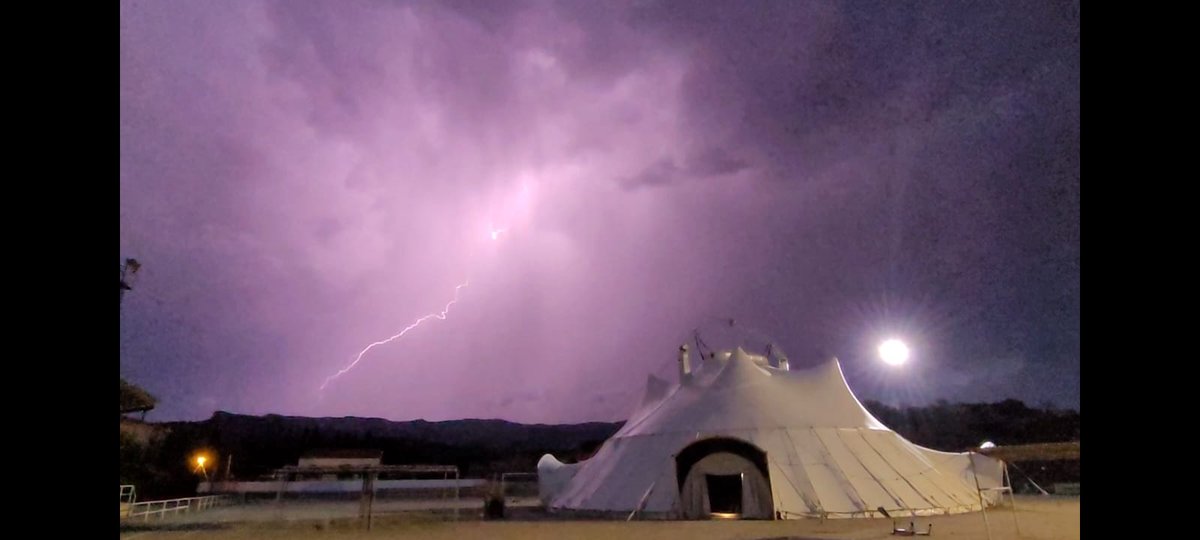 Després de la pluja...avui taller de jota i dansa contemporània i El gegant del Pi  (entrades exhaurides) amb xerrada post funció amb <a href="/PauVinyals/">Pau Vinyals Dalmau</a>, <a href="/Barcelo_neta/">Júlia Barceló</a> i <a href="/juliaurgi/">Júlia UG</a>

#TerraAlta #dansa #teatre <a href="/Dipta_cat/">Diputació de Tarragona</a> <a href="/FundacioCarulla/">Fundació Carulla</a> <a href="/ccterraalta/">Consell Comarcal de la Terra Alta</a> <a href="/cultura_cat/">Cultura</a> <a href="/elpinelldebrai/">El Pinell de Brai</a>