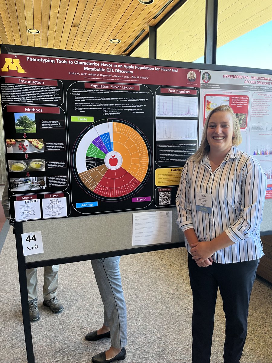 UMNplantbreed's tweet photo. The 2022 NAPB meeting in Ames, Iowa was an excellent opportunity for graduate student poster presentations, networking, and meeting up with mentors. Thank you for a great event @NAPlantBreeders! @NAPB_GSWG @CFANS @UMN_AgroPlant @UMNHorticulture 
#PlantBreeding https://t.co/UoVvCNBj1c