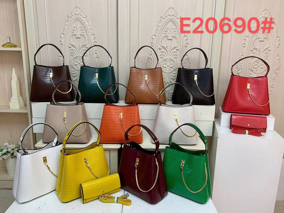 shezeeAzom's tweet image. 