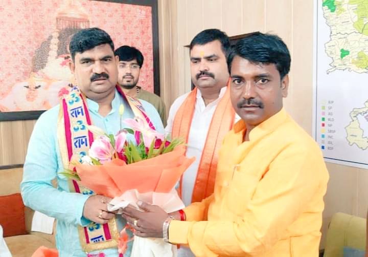 314_ganesh's tweet photo. आज भाजपा प्रदेश कार्यालय, लखनऊ में  अभिभावक स्वरूप, आदरणीय संगठन महामंत्री(भाजपा, उत्तर प्रदेश) श्री धर्मपाल सिंह जी भाईसाहब का आशिर्वाद व सानिध्य प्राप्त हुआ। #pmoindia #NarendraModi #bjpup #dharmpal #AmitShah #JPNadda https://t.co/626K8kF1aB