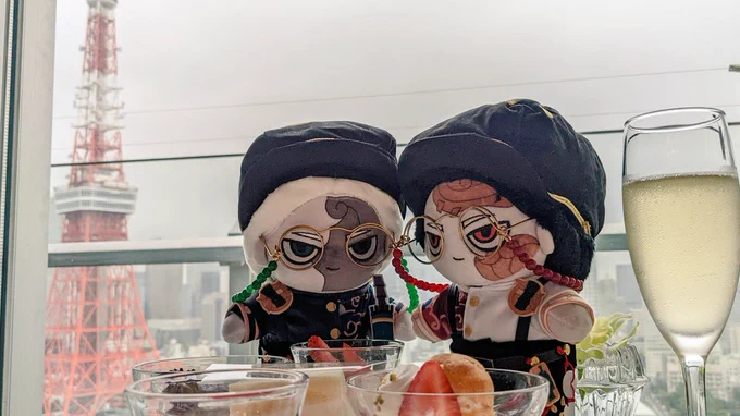 血滴子范謝ぬいとクラブラウンジに来ましたスイーツをお食べ…… 