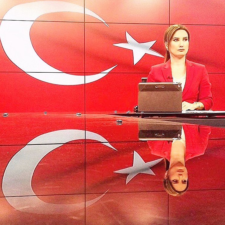 Biz bugün “Türk vatanı bir bütündür, asla parçalanamaz” demekle kalmadık,düşmanı bu kutsal topraklardan silmenin gururunu yaşadık..
Bu öyle bir gurur ki; değil 100 yıl, bin yıl geçse ‘Türklüğe,Atatürk’e,Bayrağa,Vatana’ yan gözle bakanı düşman bilip yine savaşırız🇹🇷 #30Agustos